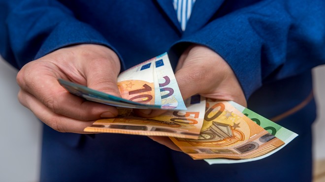 Banques : des primes « Covid » de 400 à 1.500 euros pour les salariés sur site
